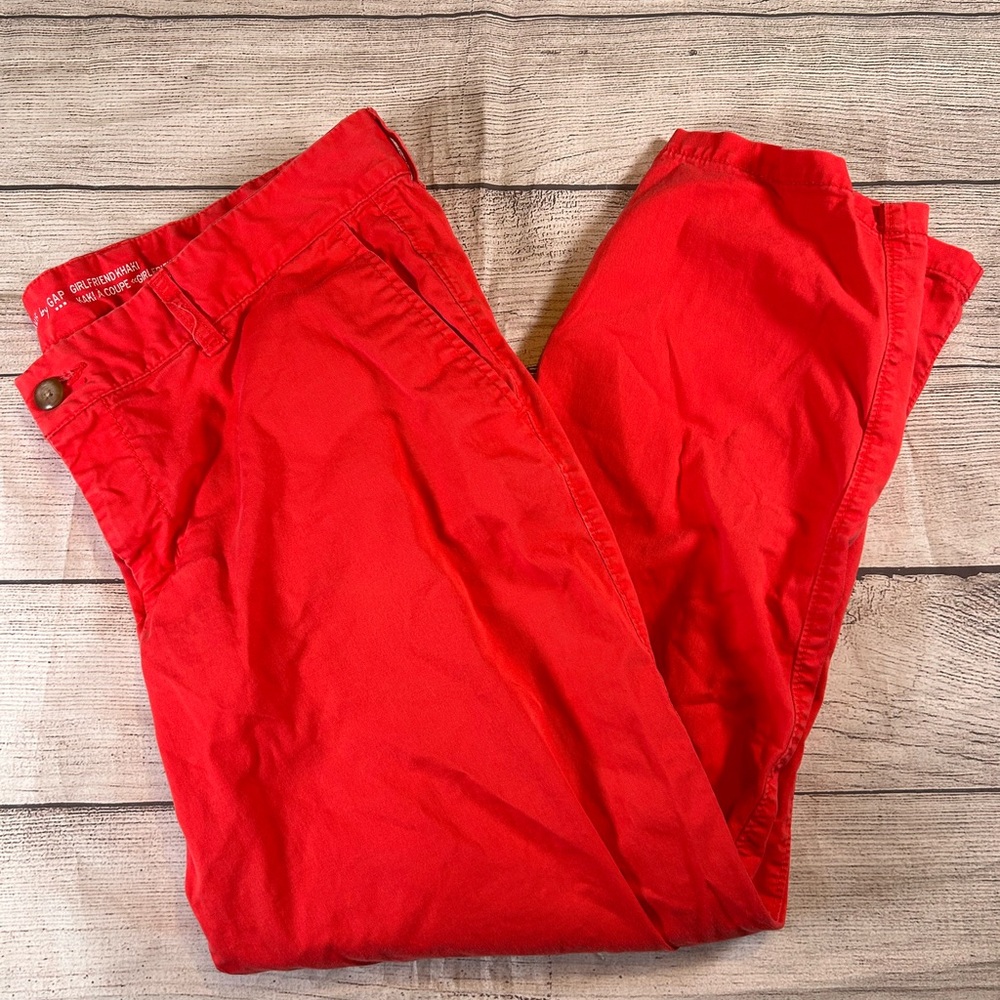 GAP Women’s Girlfriend Khaki